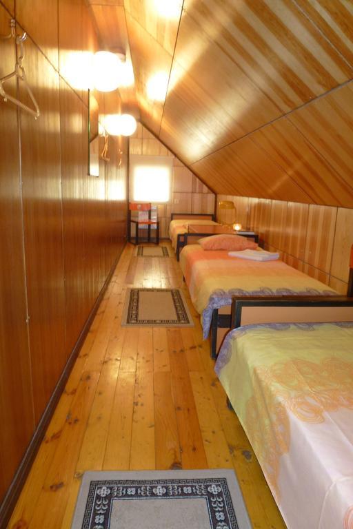 Kihelkonna Pastorate Guesthouse Ruang foto
